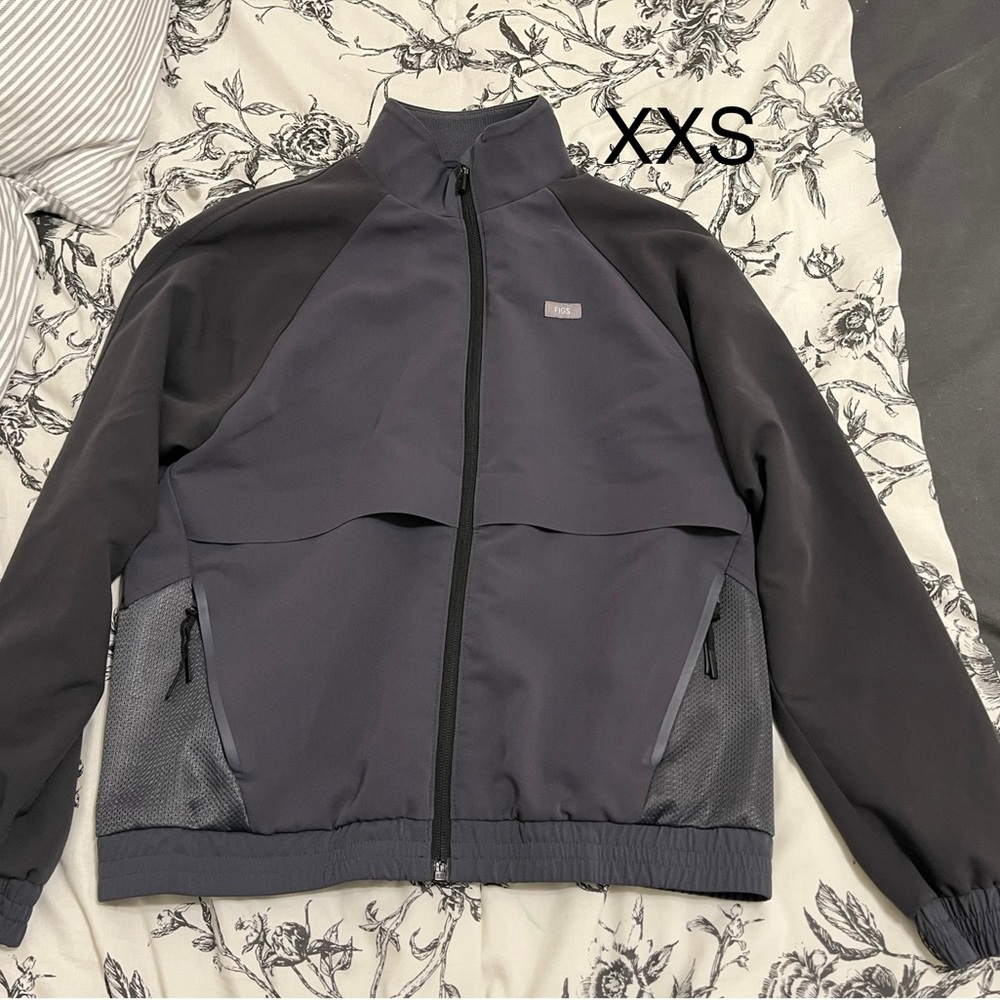 🩶 Figs Sydney Scrub Jacket 🩶